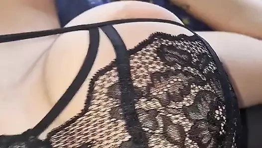 Orgazm olmak için yumruk sokma