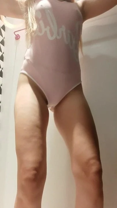 Hot Dances From A Lonely Pussy