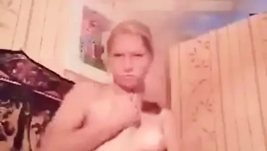 genç sarışın striptiz