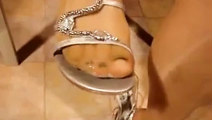 Müthiş teaser ve footjob itibaren sarışın milf