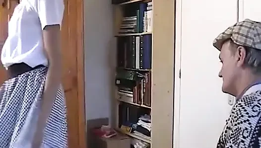 Kirli küçük bir kaltak için ücretsiz konut.