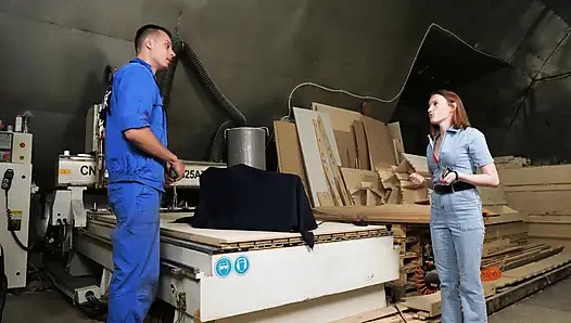 Fabrika eğlencesi: makinesi ile çifte penetrasyon