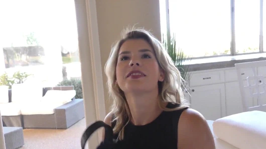 18 yaşındaki kız edepsiz bir sürtük olmayı seviyor