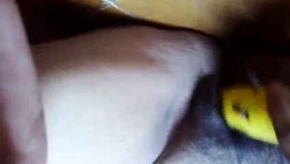 MİLF mastürbasyon kullanarak muz