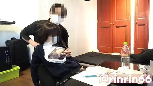 Gerçek Japon 18 yaşındaki kız öğrenci ham amatör sızıntı! Okul sonrası korunmasız seks ve üniformalı dağınık dölleme.