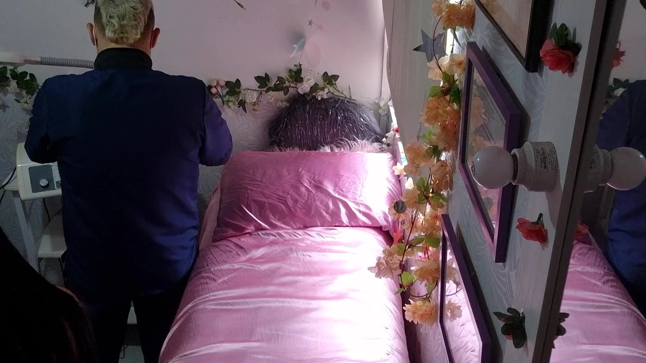 I Told My Husband I Was Going to Get a Massage, I Just Didn’t Mention That the Masseur Was a Man