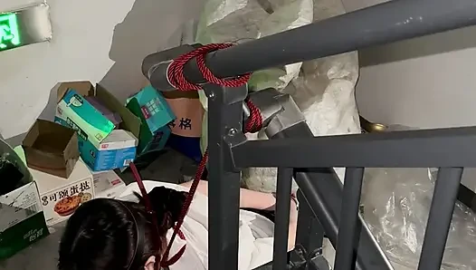 Наказание на улице для восстания дисциплины