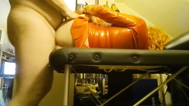 Massasage bankında sikiliyor