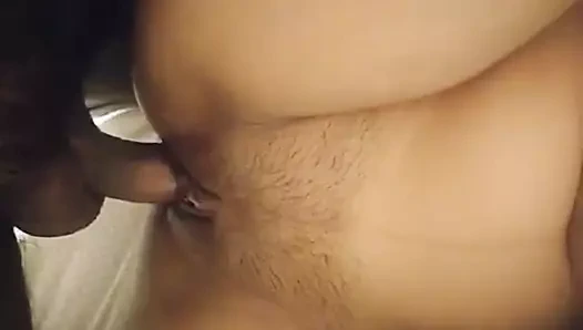 Bir bangla karısının amını sikiyor