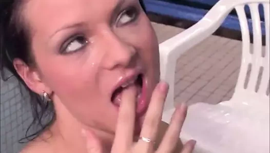 Yüze büyük boşalma 271