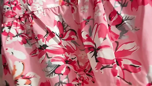 Elbisenin altında külot yok