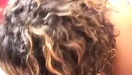 Birkaç yaramaz dolgulu zenci kız Queen B ve Vanity Cruz öğretmenden dil becerilerini imrove etmesini istedi