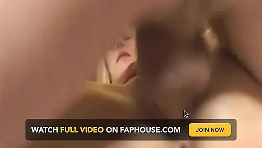 Sarışın orta yaşlı seksi kadın kalın yarağı derine ve sert alıyor