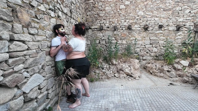Taşıma ve ödül 6 - güçlü iri güzel evli kadın yaka kaldırma, duvara hakimiyet, kenar ve yüze oturma