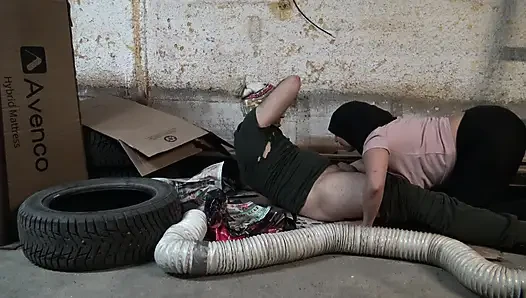 Nymphomaniac kız New York'ta sokakta beş parasız götlü bir serseriyle seks yapıyor
