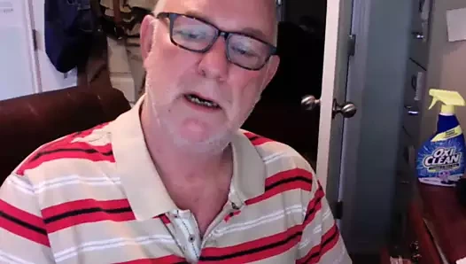 Papito zamanının tadını çıkarıyor