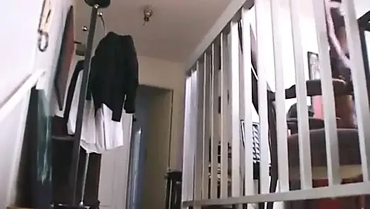 Erkek delisi bir blackette kamera önünde dosyalanmanın tadını çıkarıyor.