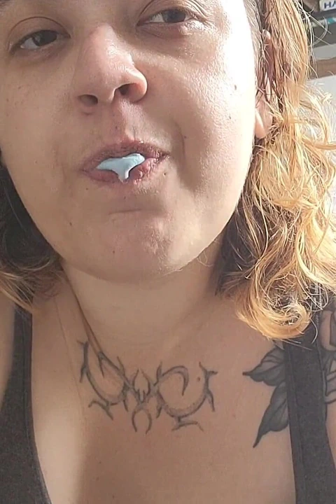 Uzun mesafeli kız arkadaş özel bir şey buldu, seni çok özledim