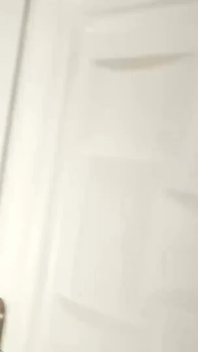 Üvey anne üvey oğlunu ona dikizlerken yakaladı | Klip 1