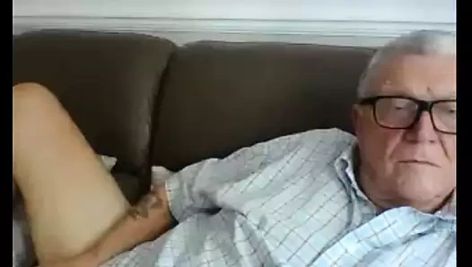 70 yaşındaki ateşli adam boşaltıyor