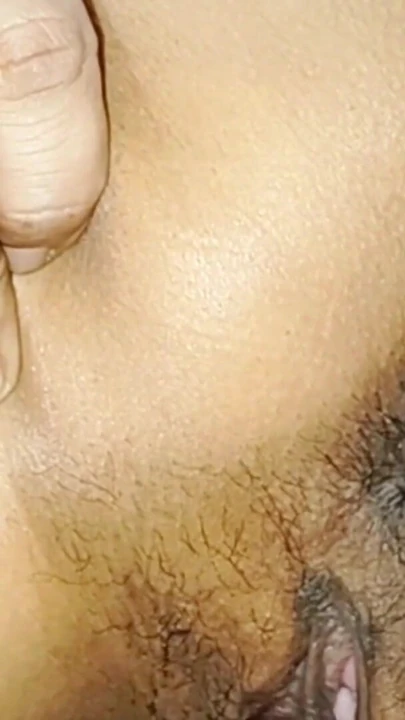 Üvey kız kardeşim beni kırmızı bikinili Hintli xxx ile yakaladı | Klip 1
