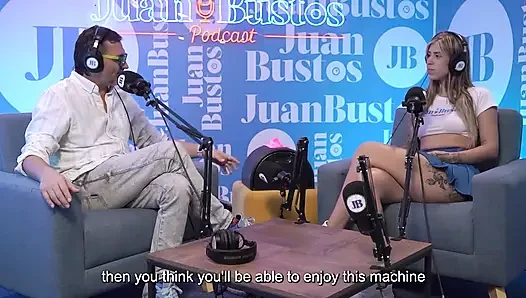 Oyuncaklarından daha iyi! Mollysmith Juan Bustos Podcast'te Sybian makinesinin her yerine fışkırtıyor