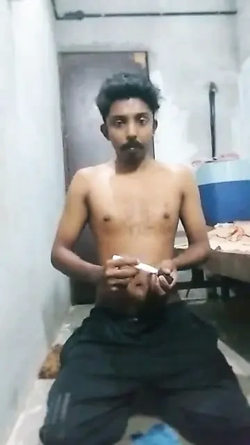 Müdür Shithin Fag Külotunu Islatıyor Bölüm 1