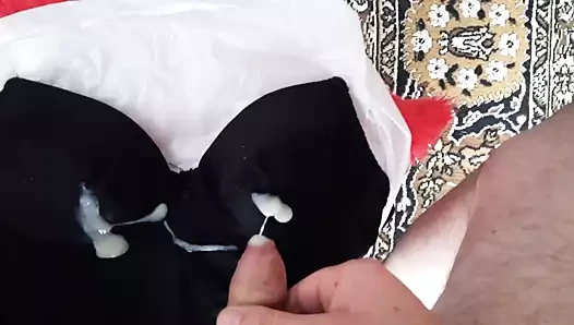 Cum saten sutyen