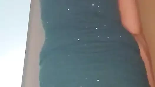 Angelie hayranı için soyunuyor