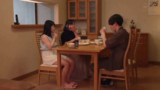 Kız arkadaşı uzun bir gece yolculuğundayken, evli eski kız arkadaşını birkaç gün becerdi.