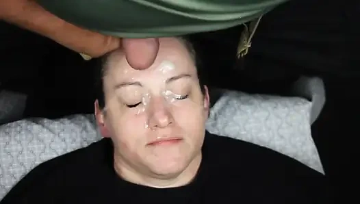 Edepsiz dees yüzünü bir kez daha kapatıyor!