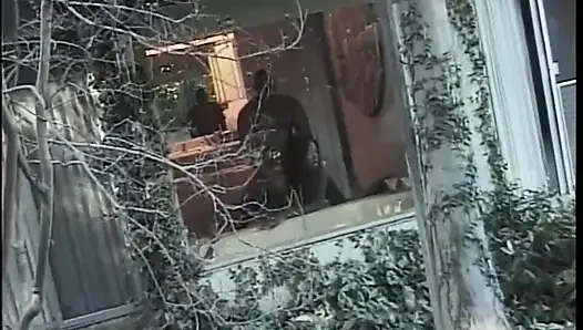 Harika zenci kız kıllı amından sikiliyor ve canavar siyah yarakla ağzına boşalıyor