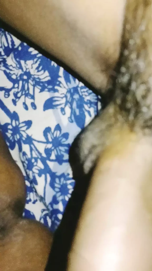 Жена Ke Sath мастурбирует