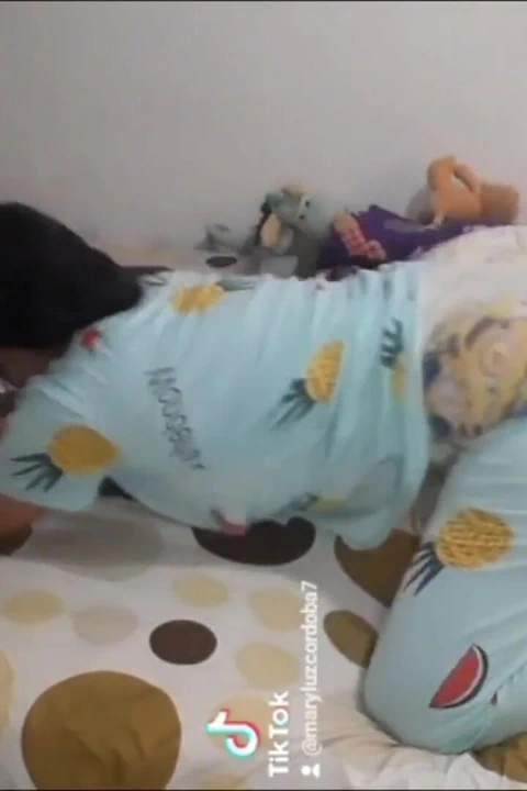 Üniversiteli kız 18 üniversiteden sonra yulieth gomez