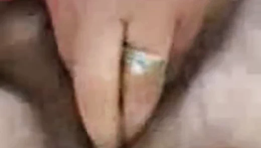 Daha fazla karısı yemek molası sırasında onu kedi gösteren