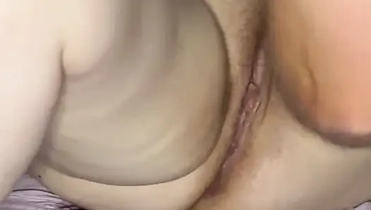 Kocam beni fışkırtıyor ve sonra dölle sikiyor