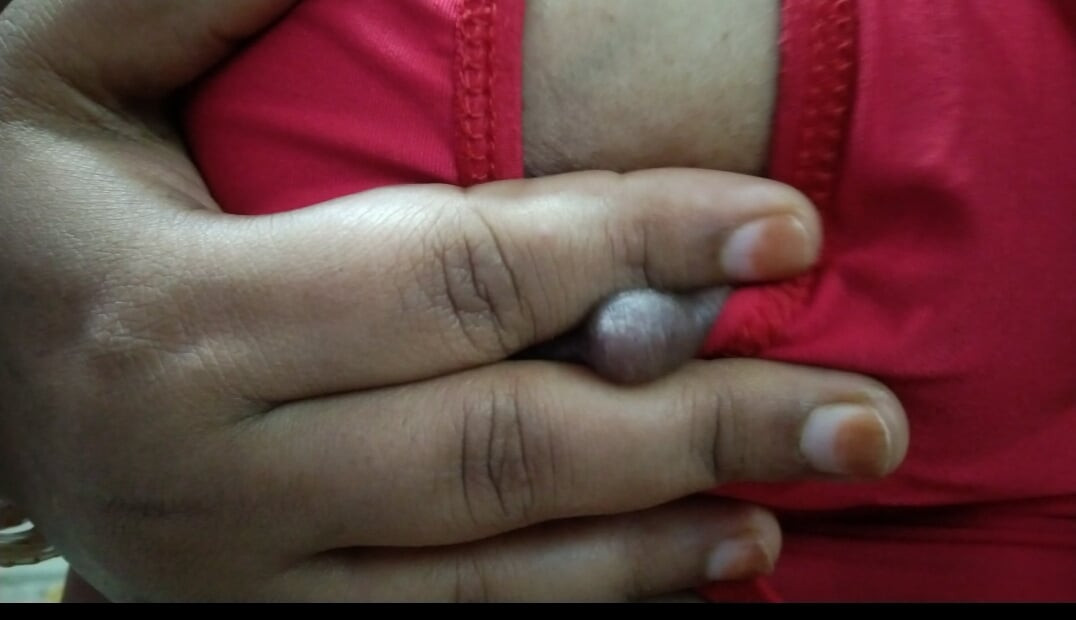 Tam çıplak vidio amcığını ovuyor ve biss dildoyla sikişiyor