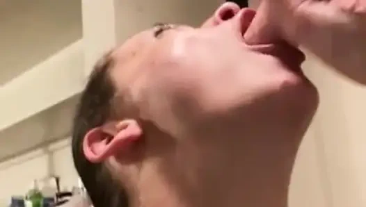 Büyük şişman dildo sıkı amcığımı esnetiyor