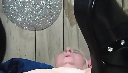 Titreşimli dildo o kadar edepsiz ıslak bir serseri