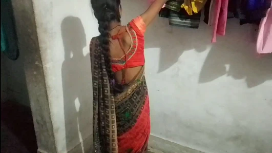 Rastgele kız Hintli yengemi 4 kez sikmeye geldim