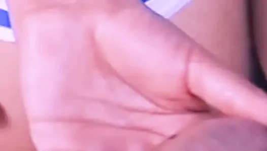 Büyük indirmenin tamamını alana kadar kesintisiz zıplıyor.