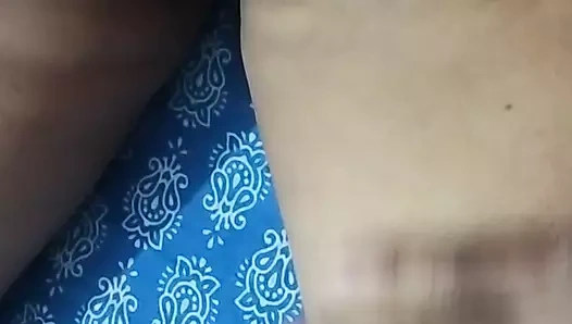 Kral baldızına masaj yapıyor