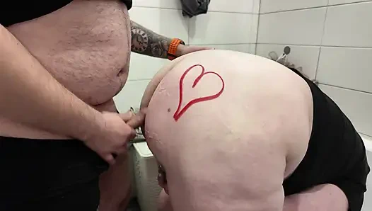 Büyük götlü üvey anne üvey oğlu tarafından sikilmek istiyor! 4k