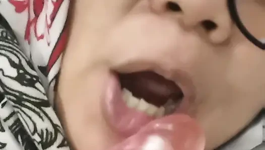 Bakış açısı : Endonezyalı viral kız odasında