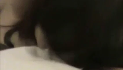 La pute suce gratuit des bites noirs