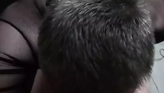 Korkak cuck training için emmek için onun eş