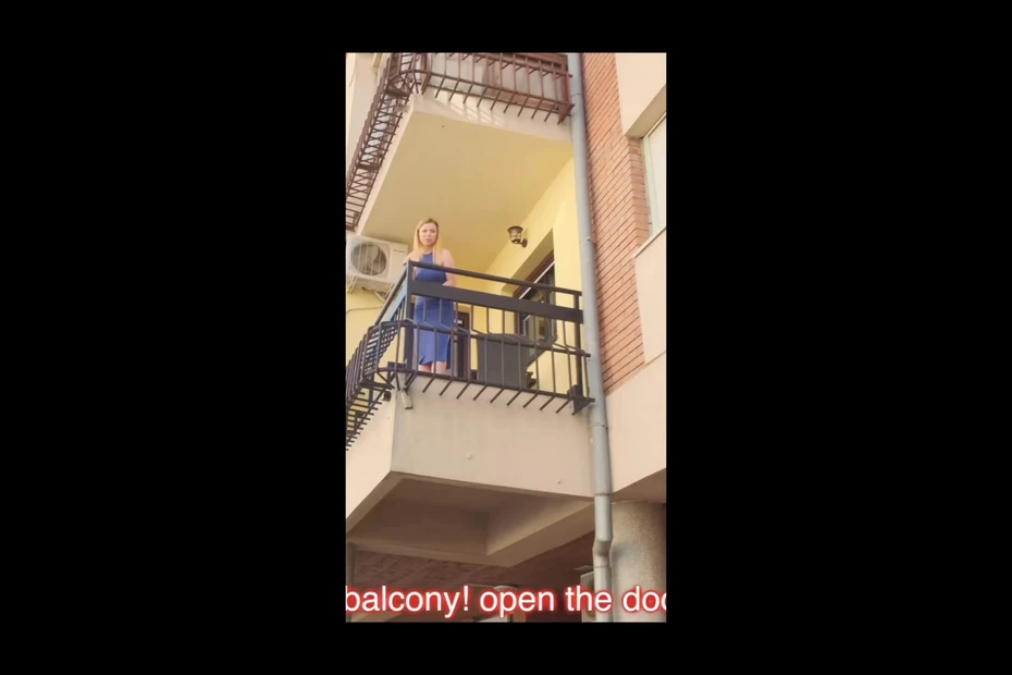 Помог мне выйти