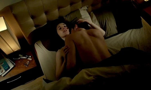 Charlie Murphy sıcak seks sahnesi aşktan nefret ediyor scandalplanet.com