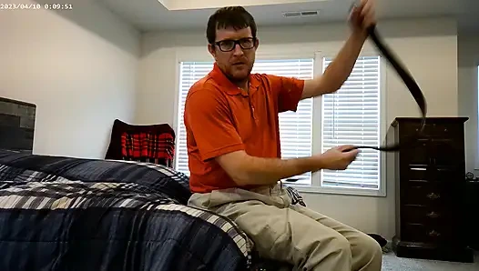 Bedoom içinde iç çamaşırıma mastürbasyon yapıyor