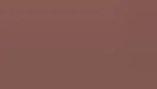 Yüksek sesle inliyor. Daha fazla dayanamayana kadar götünden sert bir şekilde istedi.